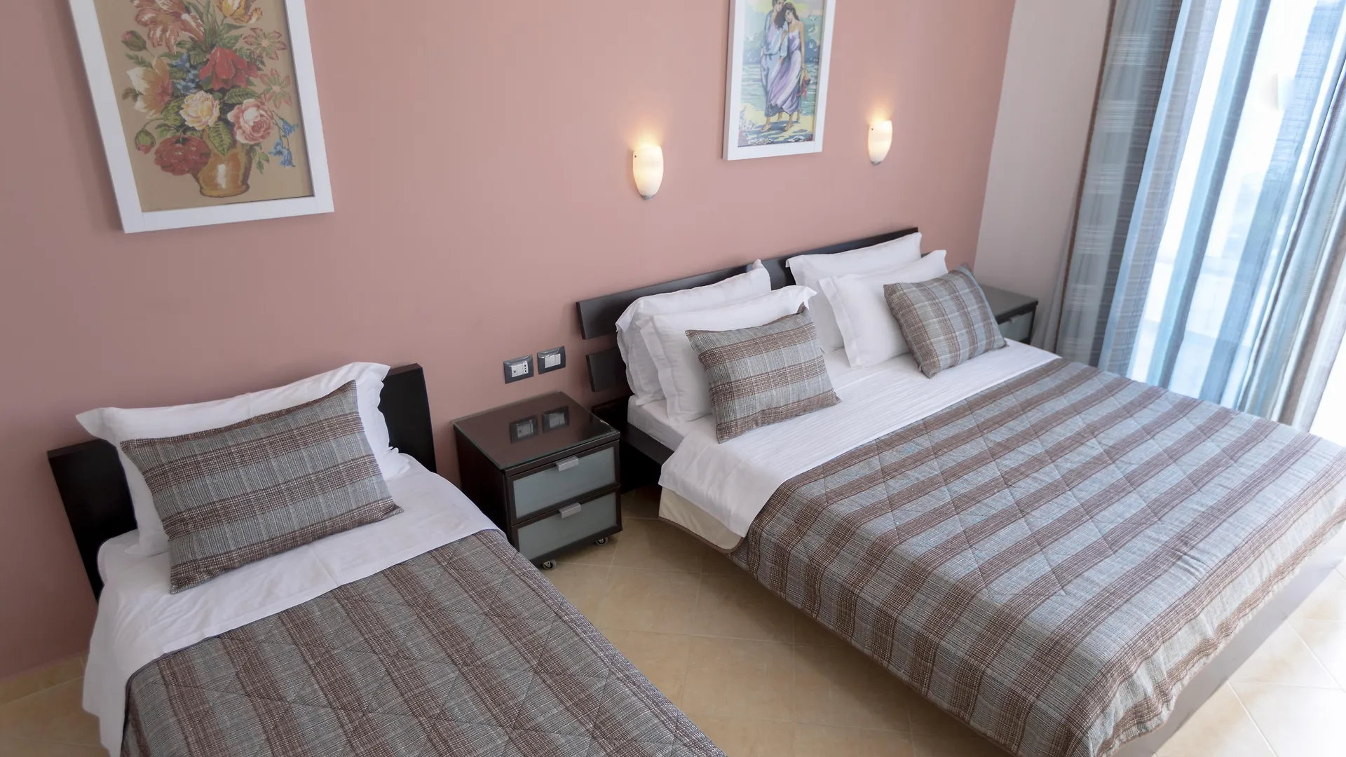 ****  Hotel Oasis Sarandë Albanië