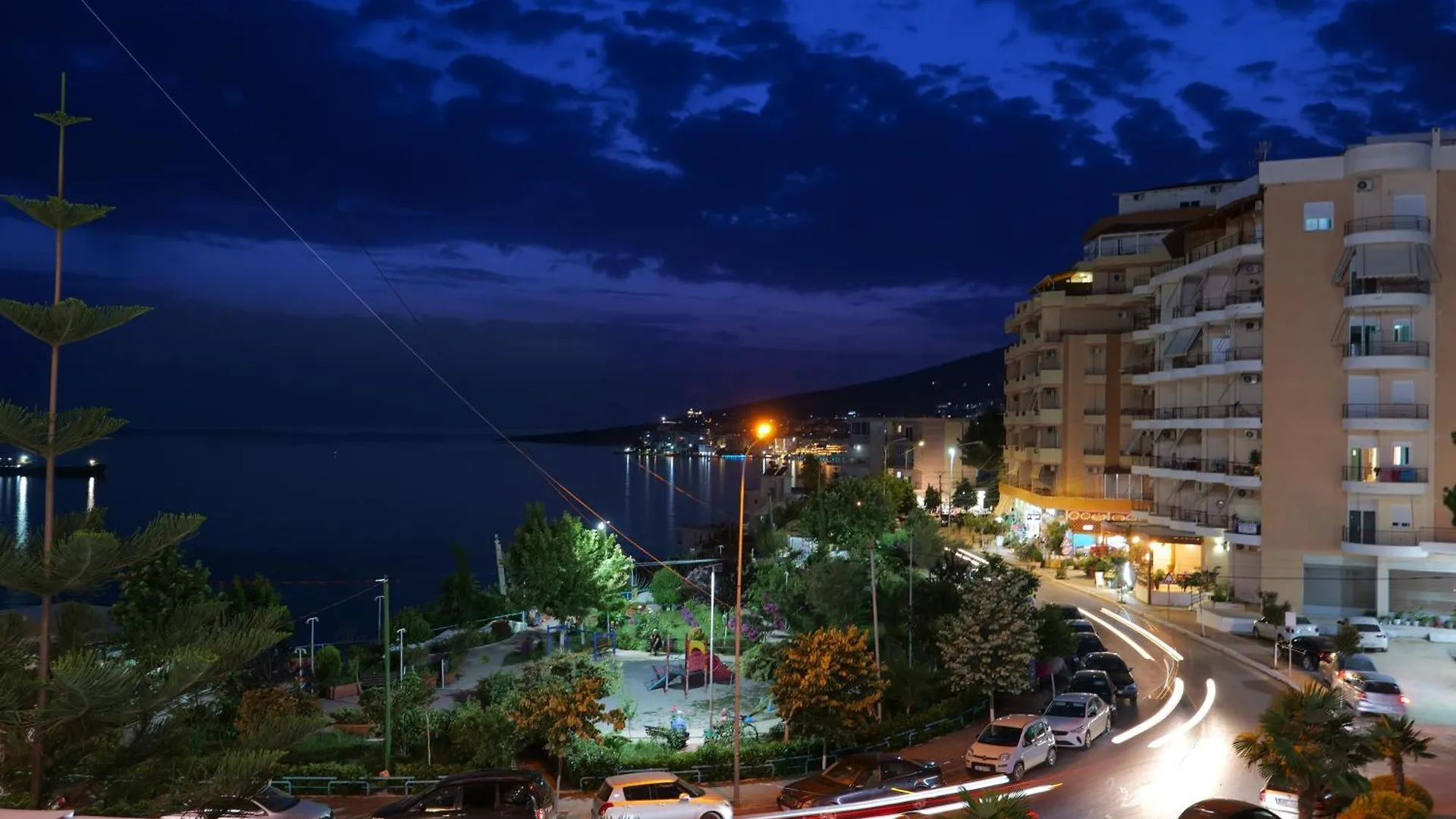 Hotel Oasis Sarandë 4*,  Albanië