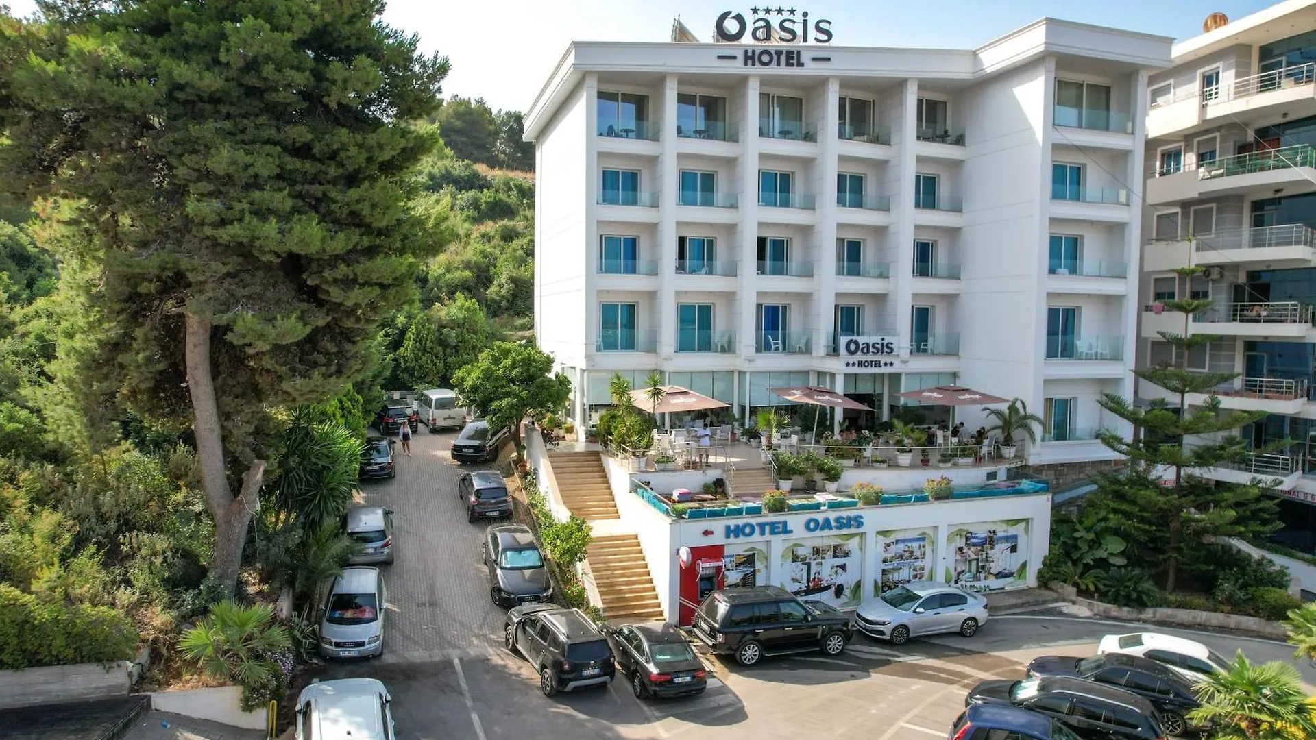 סרנדה Hotel Oasis אלבניה