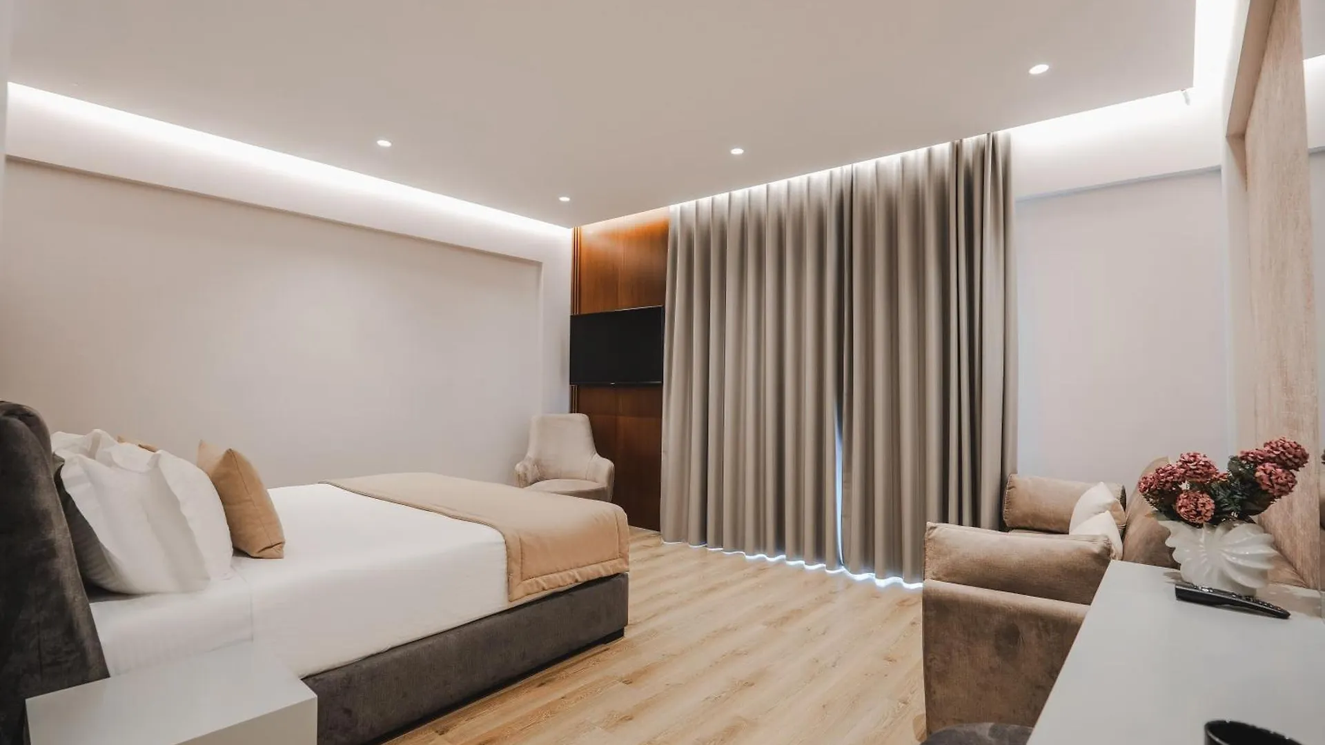Hotel Oasis Saranda Albánia