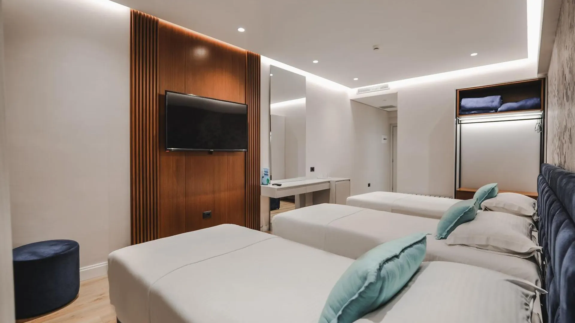 Hotel Oasis Saranda 4*,  Albánia